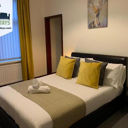 Rodsley - 2 Bedroom 1St Floor Flat Free Parking Wifi And Netflix Gateshead Bagian luar foto