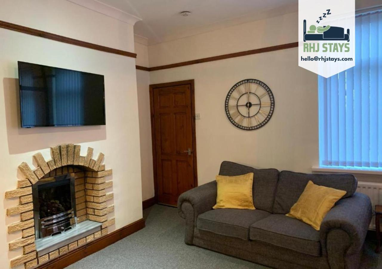 Rodsley - 2 Bedroom 1St Floor Flat Free Parking Wifi And Netflix Gateshead Bagian luar foto