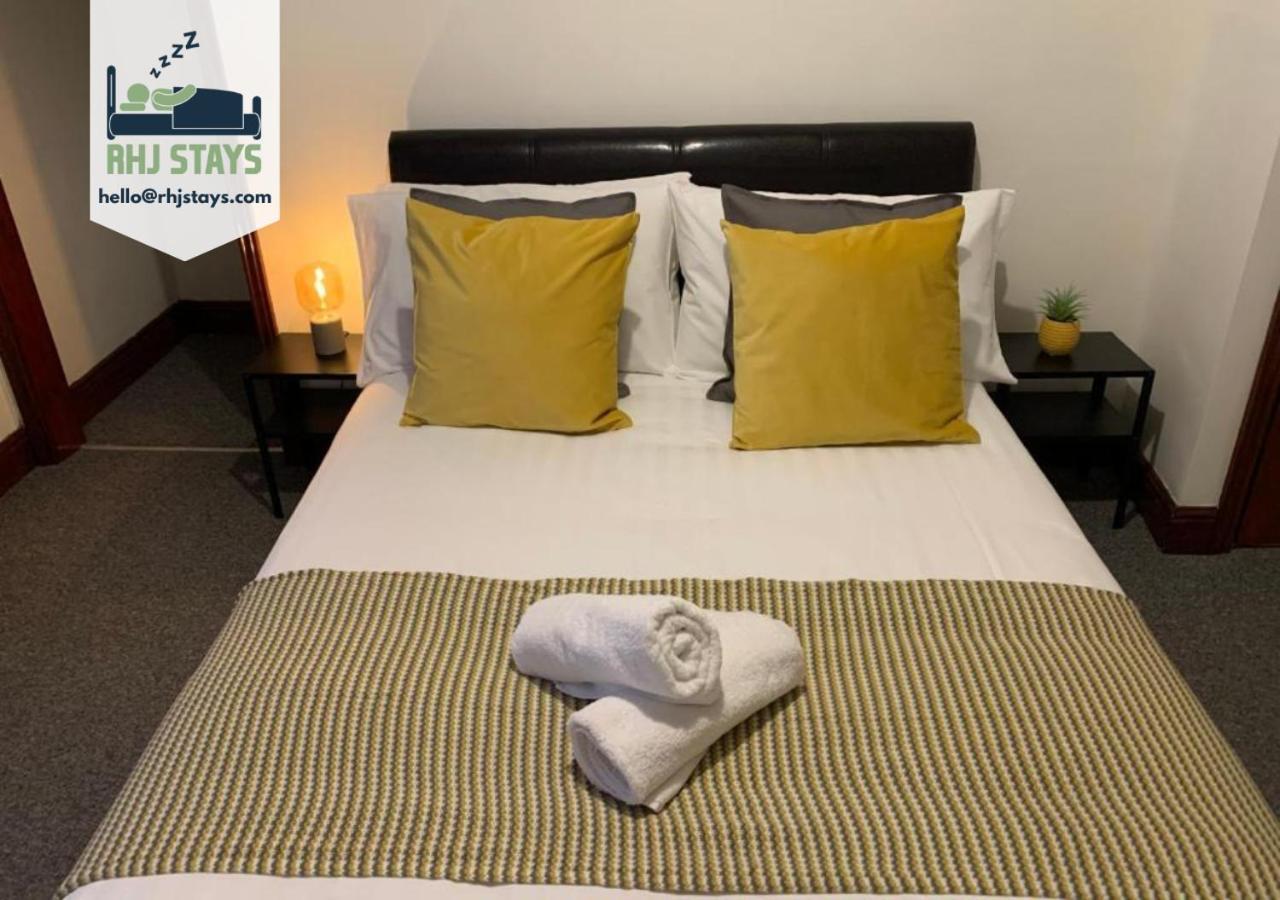 Rodsley - 2 Bedroom 1St Floor Flat Free Parking Wifi And Netflix Gateshead Bagian luar foto