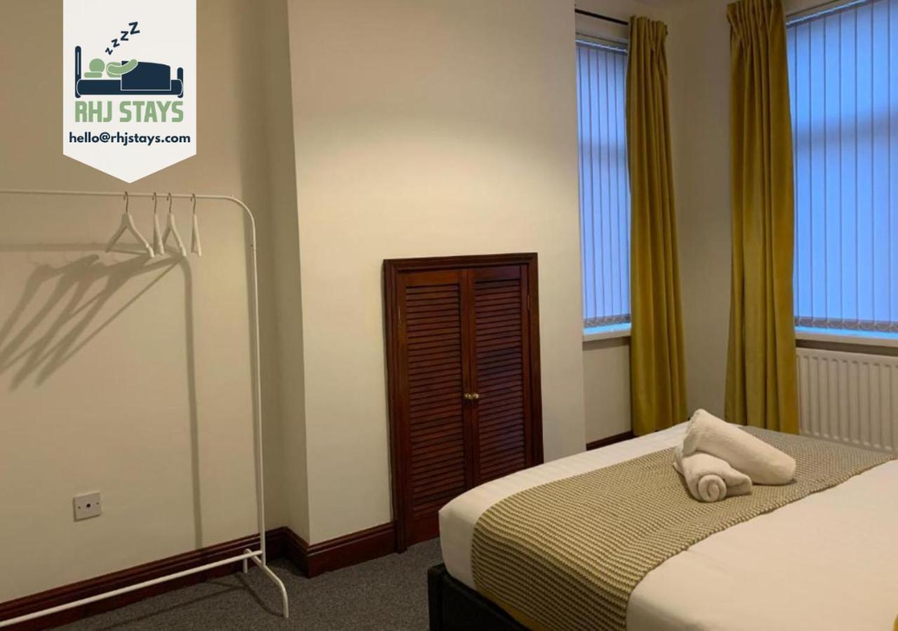 Rodsley - 2 Bedroom 1St Floor Flat Free Parking Wifi And Netflix Gateshead Bagian luar foto