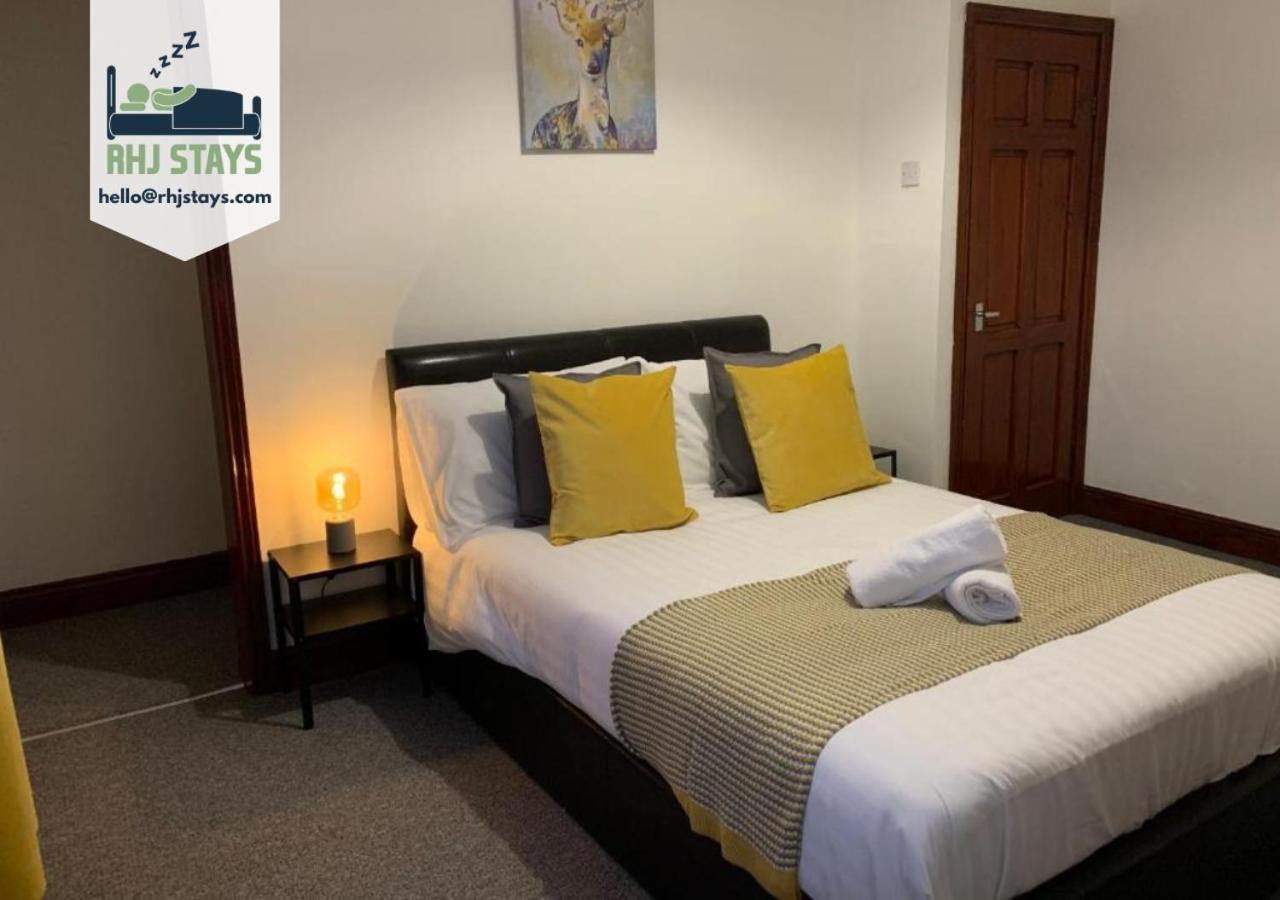 Rodsley - 2 Bedroom 1St Floor Flat Free Parking Wifi And Netflix Gateshead Bagian luar foto