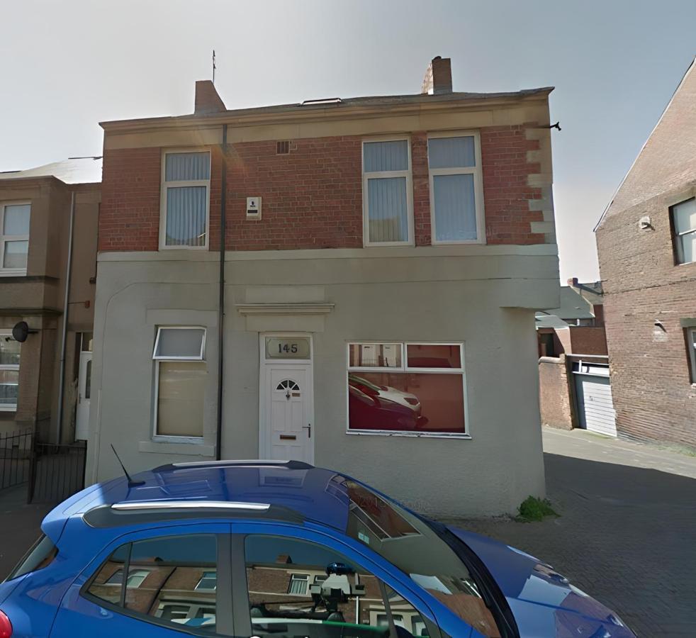 Rodsley - 2 Bedroom 1St Floor Flat Free Parking Wifi And Netflix Gateshead Bagian luar foto