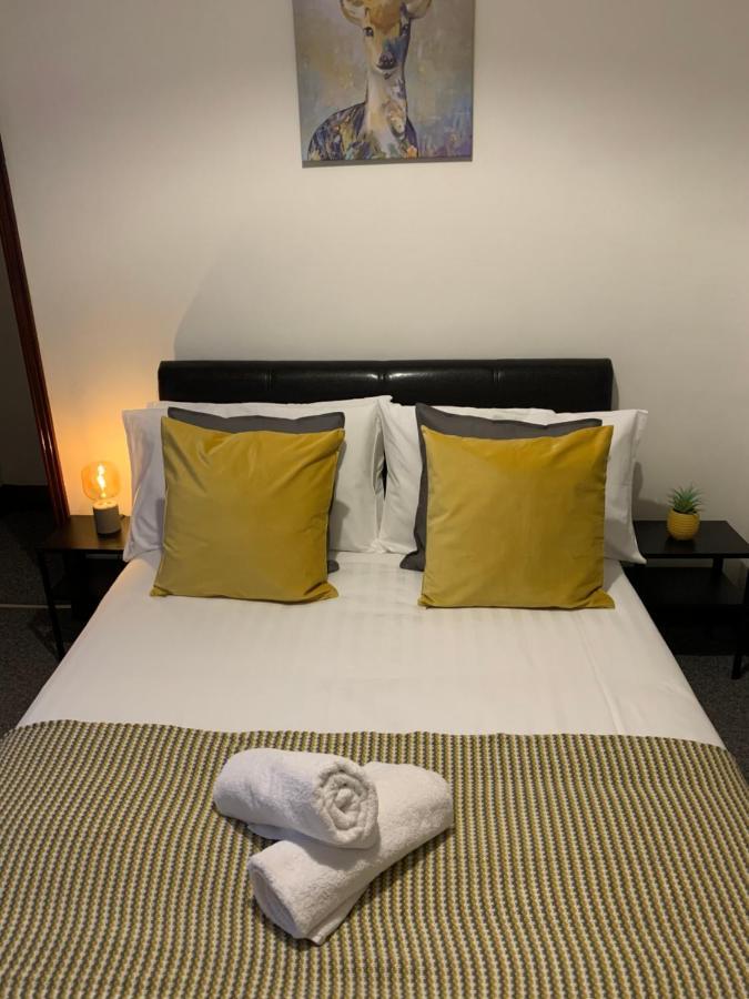 Rodsley - 2 Bedroom 1St Floor Flat Free Parking Wifi And Netflix Gateshead Bagian luar foto